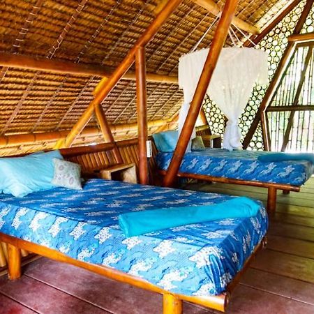 Southern Mentawai Outpost Hotel Sibigau Island ภายนอก รูปภาพ