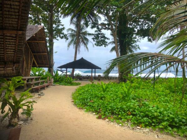 Southern Mentawai Outpost Hotel Sibigau Island ภายนอก รูปภาพ